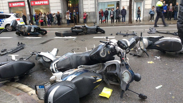 Varias motos tras el atropello de Barcelona. GUARDIA URBANA