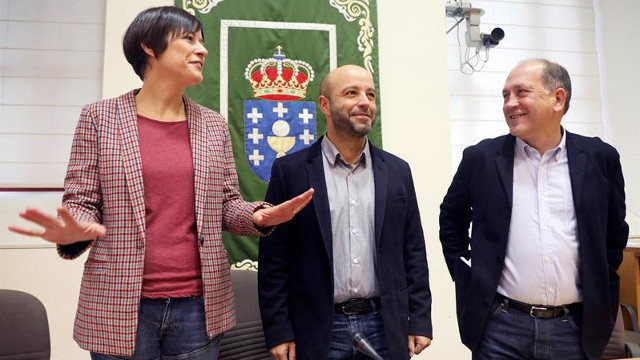 Ana Pontón, Xaquín Fernández Leiceaga e Luis Villares na conferencia de prensa na que anunciaron o abandono da comisión de Sanidade. EFE