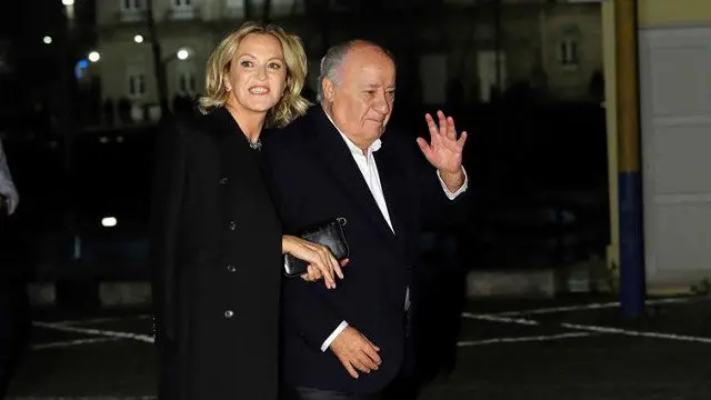 Amancio Ortega y Flora Pérez, en la boda de su hija. ZIPI (EFE)