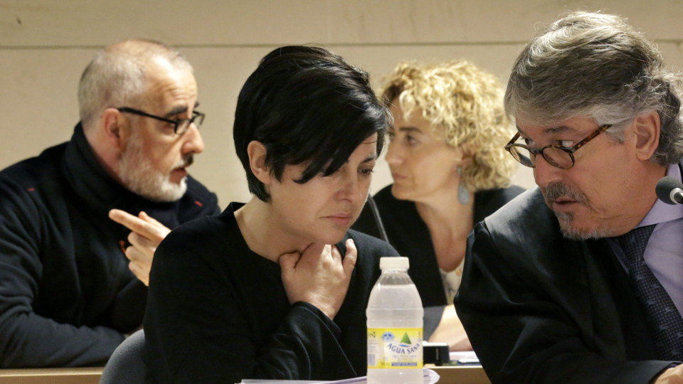 Rosario Porto y José Luis Gutiérrez Aranguren, durante una de las jornadas del juicio por la muerte de Asunta Basterra. ARCHIVO