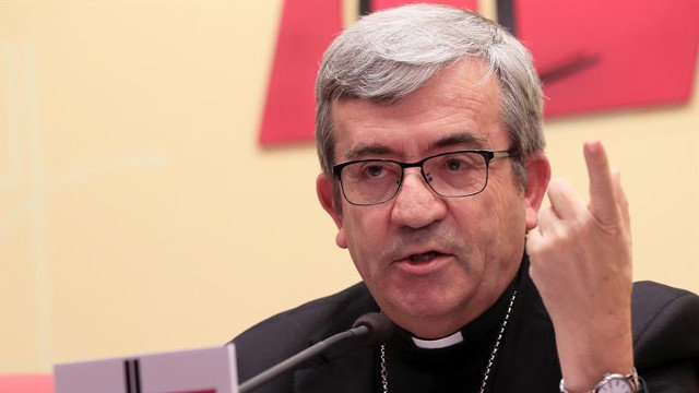 El secretario general de la Conferencia Episcopal Española, Luis Argüello. FERNANDO ALVARADO (EFE)