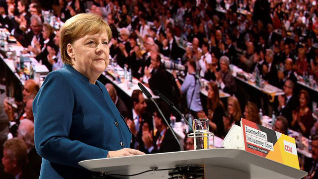 La CDU elige sucesor a Merkel en un congreso federal. CLEMENS BILAN