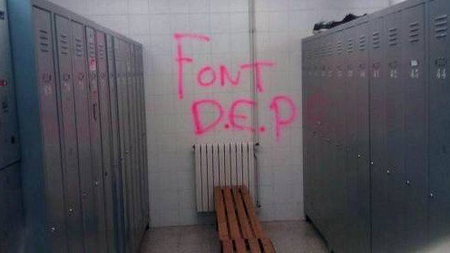Pintadas contra Font aparecidas en la cárcel AEP