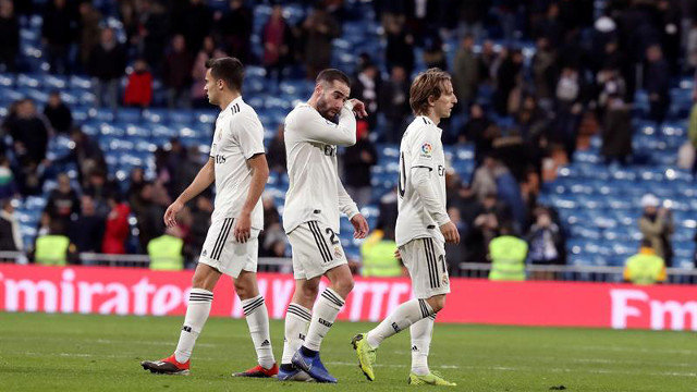 Jugadores del Real Madrid tras la derrota. EFE