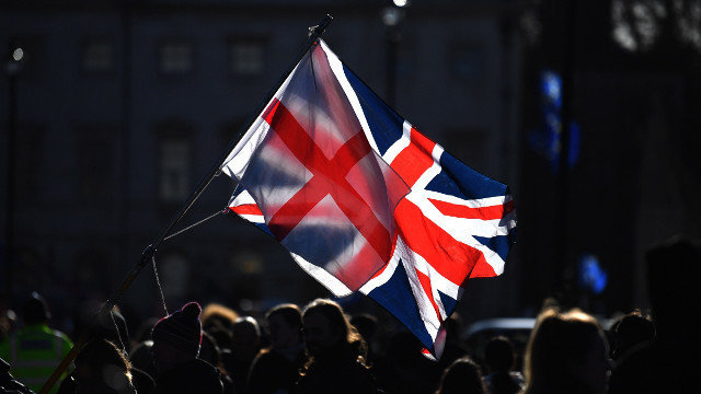 Unha bandeira da Union jack ondea este xoves ante o Parlamento en Londres. NEIL HALL (EFE)