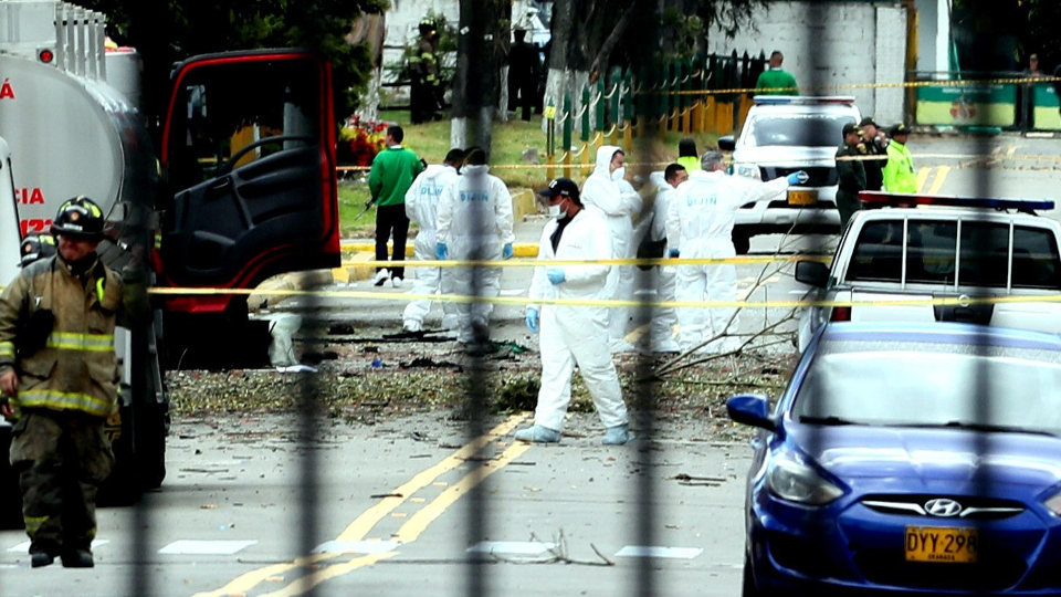 Restos de la explosión en la Escuela de Policía de Bogotá.MAURIZO DUEÑAS CASTAÑEDA (Efe)