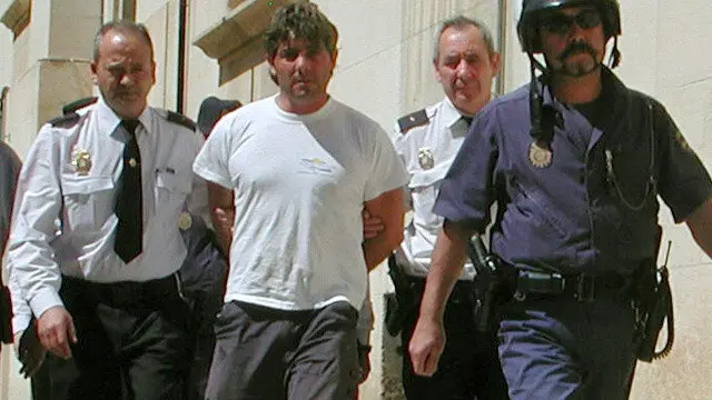 José Javier Salvador Calvo., en 2003 tras matar a su mujer.EFE