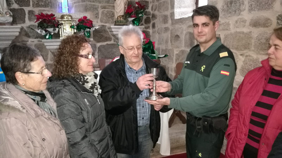 La Guardia Civil recupera en Madrid un cáliz del siglo XIX robado hace 35 años en Tomiño. DP