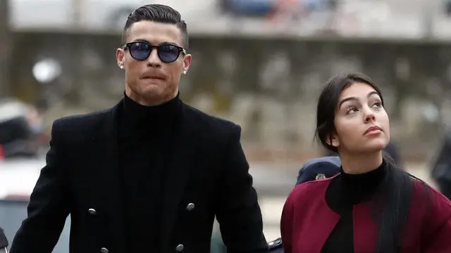 Cristiano Ronaldo, con Georgina. JAVIER LIZÓN (EFE)