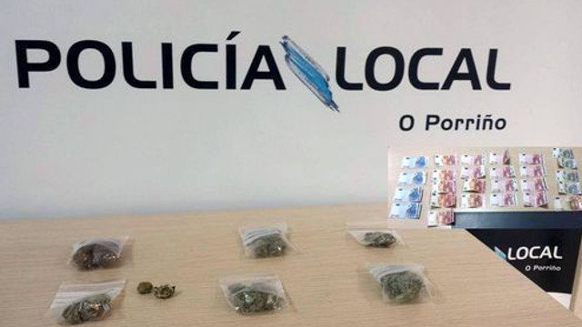 Material incautado por la Policía Local de O Porriño. DP