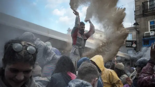 Unhas das estampas que deixa este Domingo Fareleiro. BRAIS LORENZO (EFE)