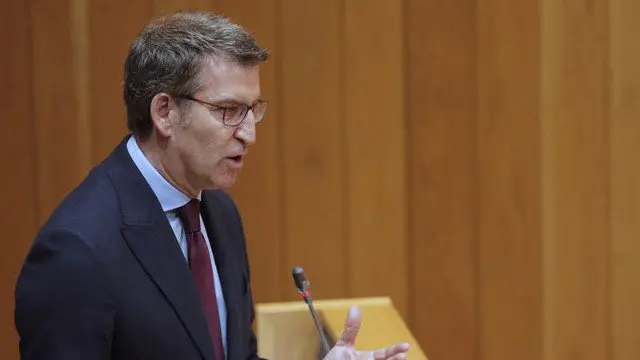 O presidente da Xunta, Alberto Núñez Feijóo, durante a súa intervención no pleno do Parlamento. LAVANDEIRA JR (EFE)