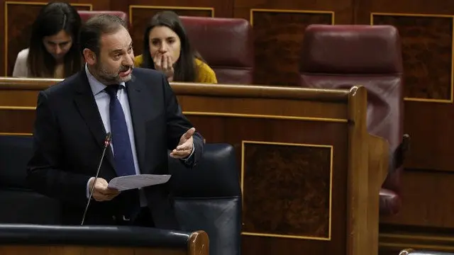 El ministro de Fomento, José Luis Ábalos. JAVIER LIZÓN