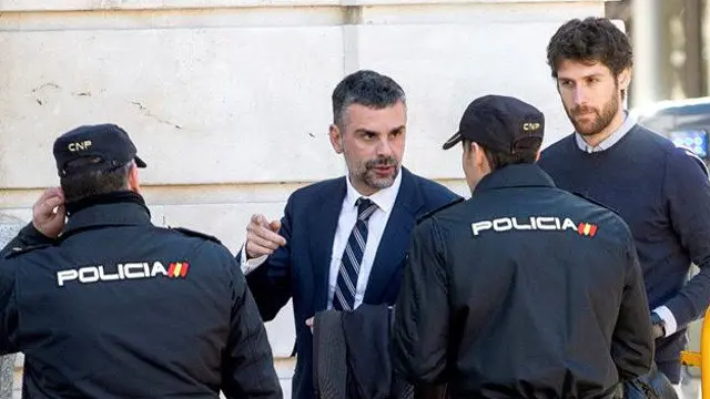 Santi Vila en uno de los recesos del juicio del procès EFE