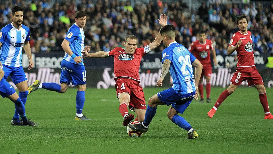 Imagen del encuentro entre Málaga y Deportivo. RCDEPORTIVO