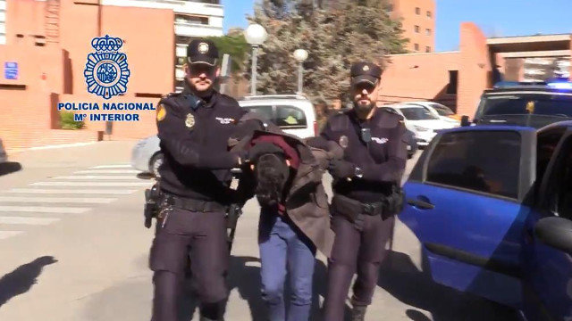 Detención do menor acusado de descortizar á súa nai en Madrid. POLICÍA NACIONAL