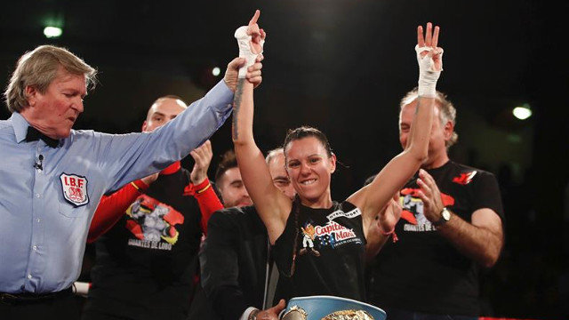 Joana Pastrana se ha proclamado por tercera vez campeona mundial del peso mínimo de la Federación Internacional de Boxeo. JAVIER LÓPEZ (EFE)