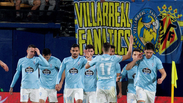 Jugadores del Celta en el estadio de la Cerámica, en Villarreal. EFE