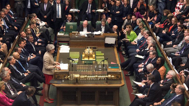 Theresa May habla ante el Parlamento británico. MARK DUFFY (EFE)