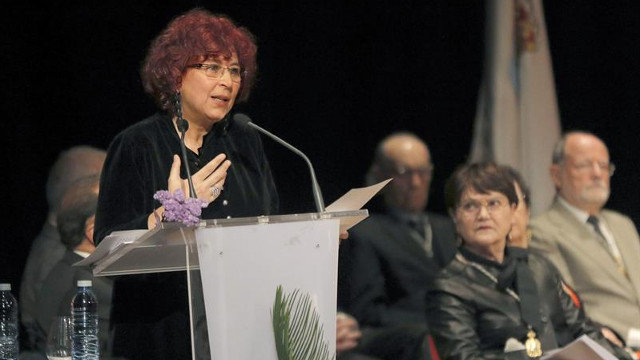 Ana Romaní, durante o seu discurso de ingreso na Real Academia Galega. LAVANDEIRA JR.