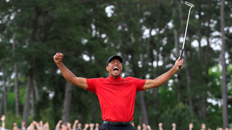 Tiger Woods celebra su quinto másters de Augusta. EFE