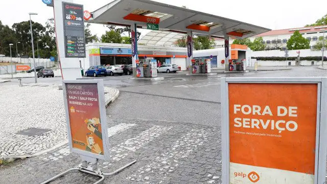 Una gasolinera fuera de servicio en Portugal. TIAGO PETINGA