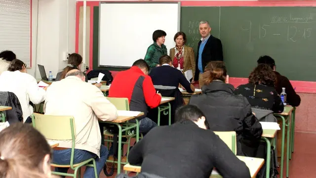 O secretario xeral de Pol&iacute;tica Ling&uuml;&iacute;stica, nunha proba Celga. ARQUIVO