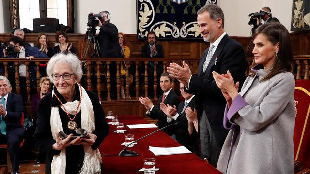 Ida Vitale recibe el Premio Cervantes. BALLESTEROS (EFE)