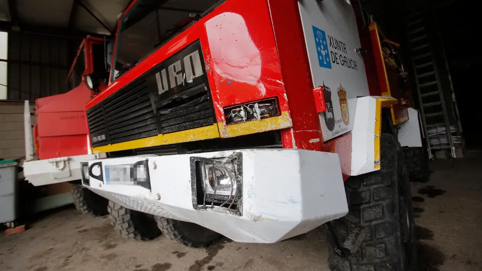 Motobomba contra la que chocó el vehículo accidentado.GONZALO GARCÍA
