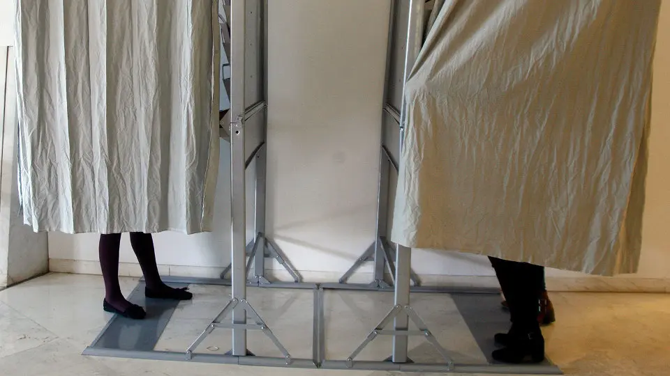 El papel de los votantes indecisos será determinante. PEPE FERRÍN (Archivo)