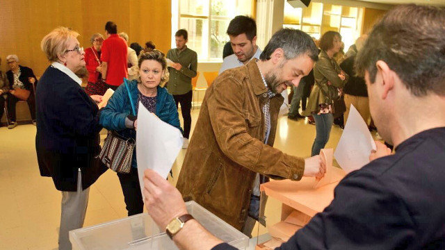 Xulio Ferreiro votando. TWITTER