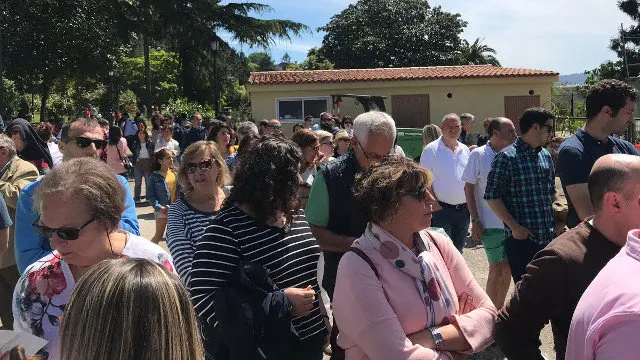 Colas en el vivero de O Castro. @Alexandriveiro