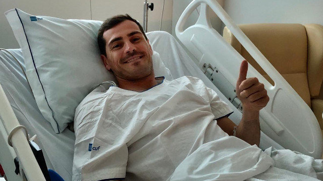 Iker Casillas, en el hospital. TWITTER