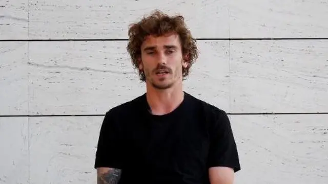 Antoine Griezmann, en un momento del vídeo en el que se dirige a la afición del Atlético. TWITTER