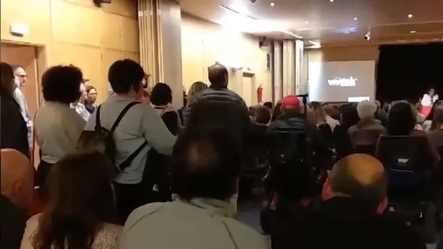 Caneda enfróntase a Bugallo durante o debate electoral. TWITTER (@OUTES)