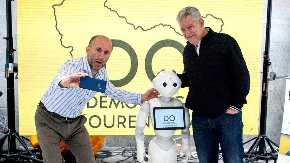 Jácome (esquerda) e Miguel Caride (dereita) nun acto da campaña electoral de 2019. ARQUIVO/BRAIS LORENZO (Efe)