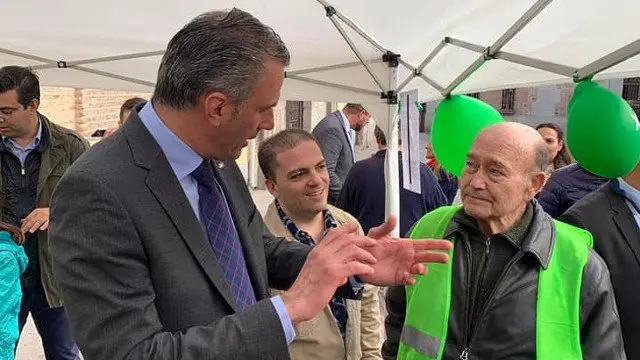 Ortega Smith xunto ao falecido. TWITTER (@ruben_olmeda)