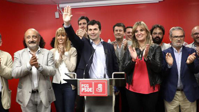 Caballero celebra los resultados de los socialistas en las elecciones locales y europeas XOÁN REY