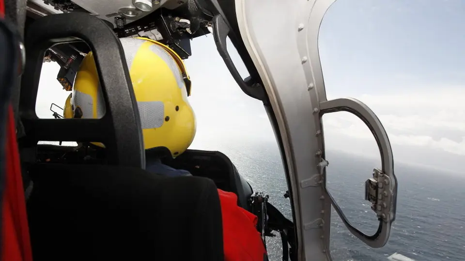 Interior de un helicóptero empleado para labores de rescate. ARCHIVO