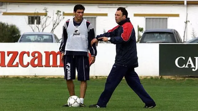 Joaqu&iacute;n Caparr&oacute;s con Jos&eacute; Antonio Reyes. JOAQU&Iacute;N CAPARR&Oacute;S