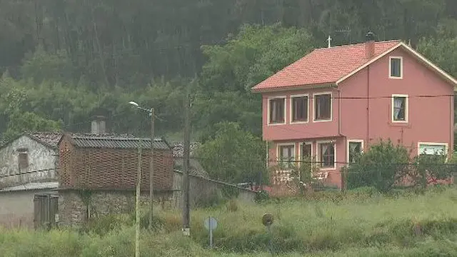 La casa de Cabana en la que se produjo la muerte violenta. CRTVG