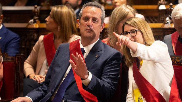 Joaquim Forn acudió a la constitución del Ayuntamiento de Barcelona. TONI ALBIR (EFE)