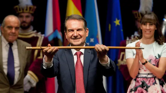 Abel Caballero tomou o s&aacute;bado por cuarta ocasi&oacute;n o bast&oacute;n de mando como alcalde de Vigo. SALVADOR SAS (EFE)