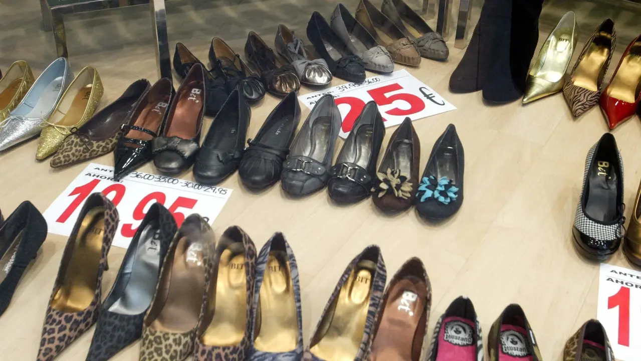 Escaparate de zapatos. ARQUIVO
