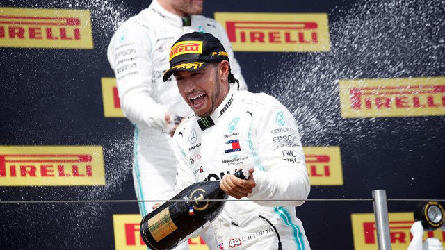 Lewis Hamilton celebra la victoria. YOAN VALAT
