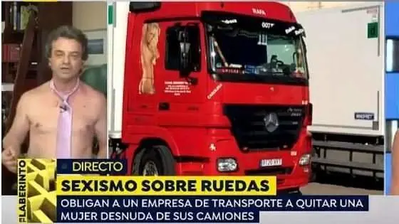 O avogado do camioneiro chegou a quitarse a camisa. ANTENA 3