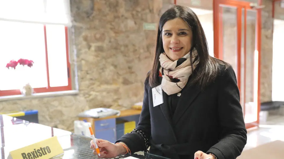 Olga Louzao. LAVANDEIRA JR