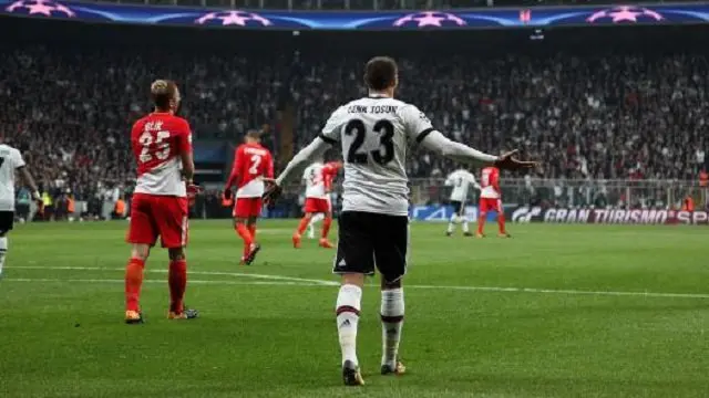 Partido de fútbol. EP