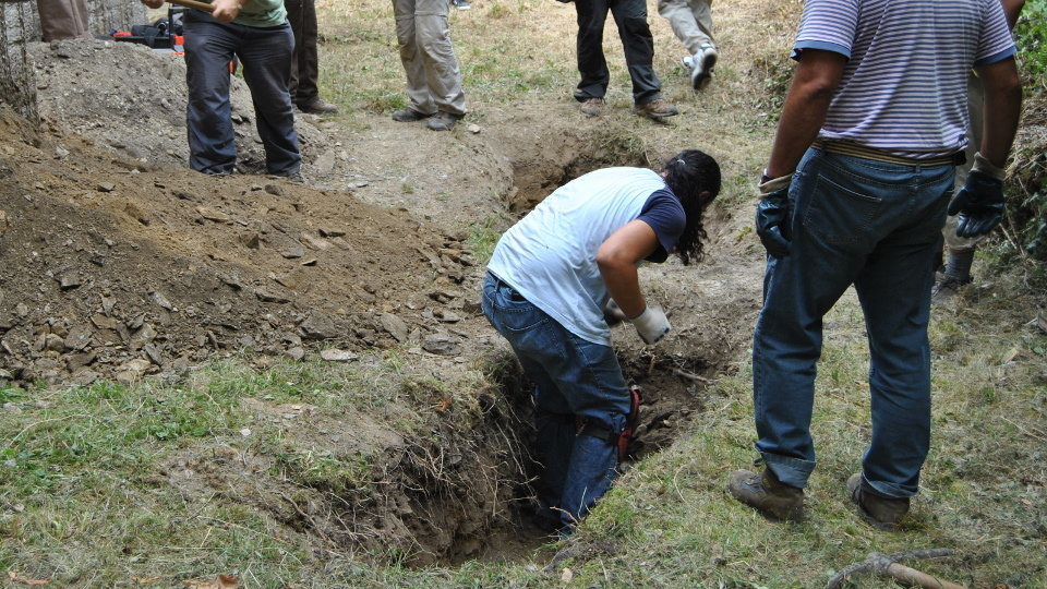 Trabajos de exhumación organizados por la Asociación para la Recuperación de la Memoria Histórica. ARCHIVO