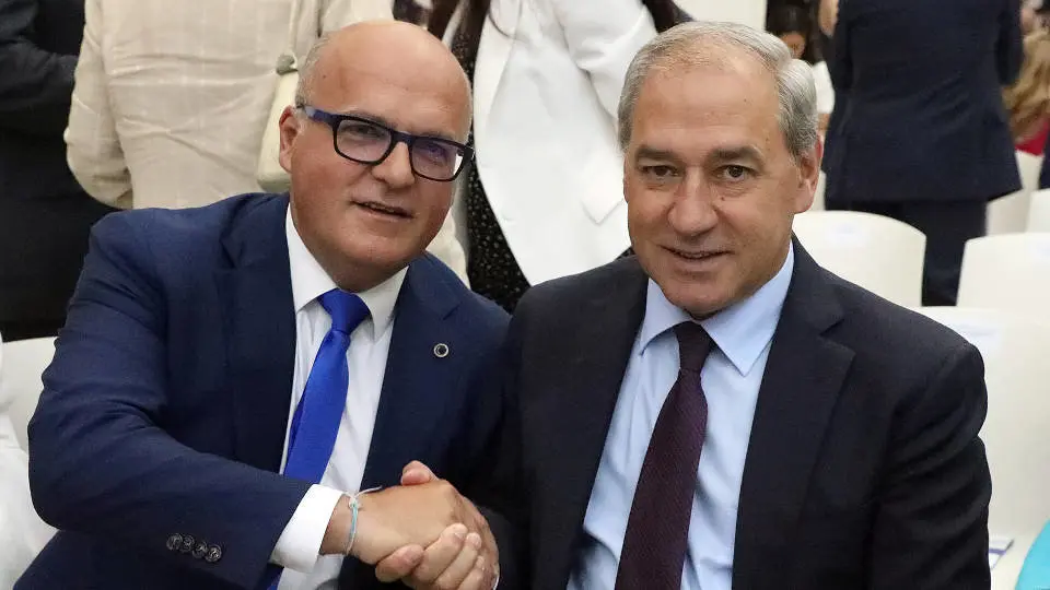 Los presidentes de la Diputación de Ourense, Manuel Baltar, y de Lugo, José Tomé. PEPE FERRÍN